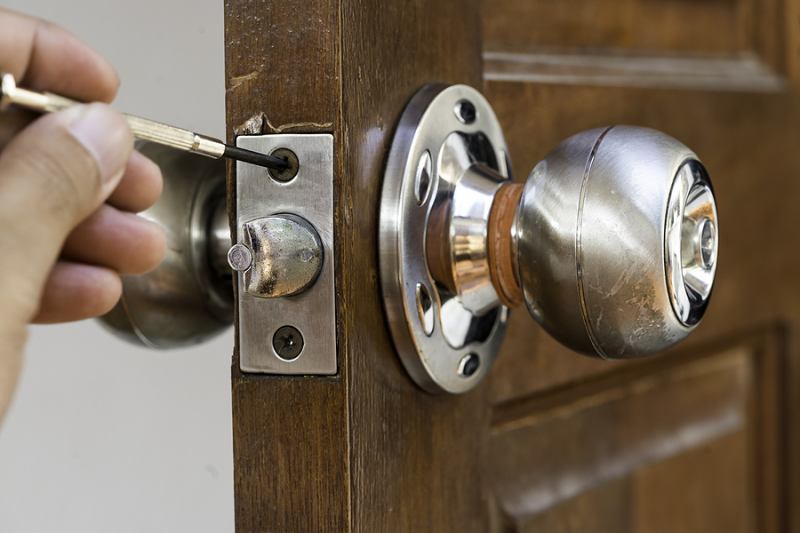 Deadbolt vs. Door Knob: Which One Offers Better Security?